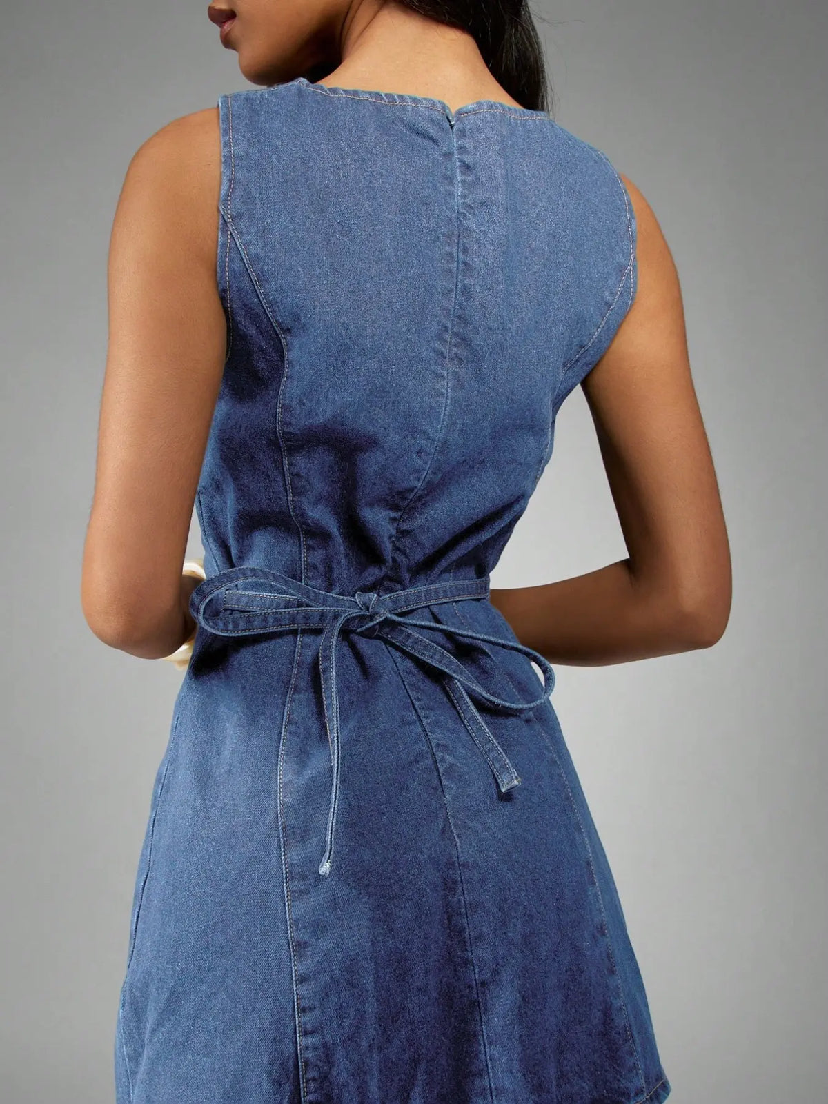 Women's American Retro Vintage Sleeveless Short Dark Wash Denim Summer Dress, A-Line Dress, Flattering Fit, Perfect for Daily Commute, Dates, Parties and Vacations