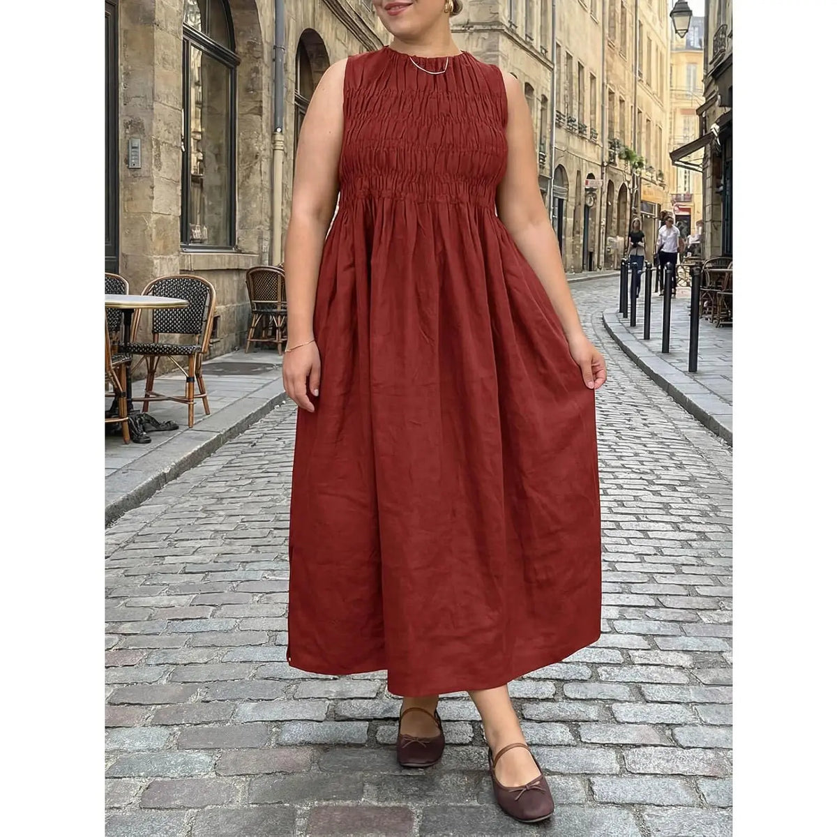 【Plus Size】TANKANEO Women's Plus Size Breathable Sleeveless Crewneck Ruched Maxi Dress with Pockets, Lightweight Casual Dresses for Day Wear & Beach, Matches Flat Shoes & Cardigan