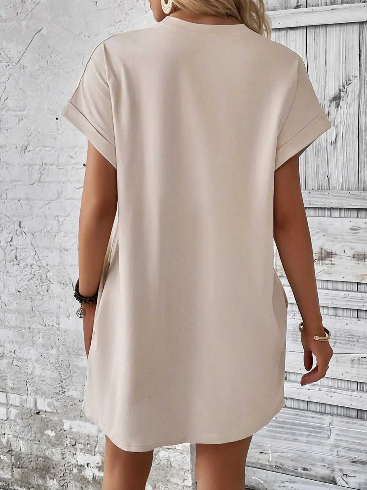 Women's Plain Minimalist Pocket Batwing Sleeve Tee Dress, Everyday Casual Round Neck Roll Up Sleeve Short Dress for Summer, Summer Dresses, Fashion Women's Dress Loose Fit Womenswear, Apricot