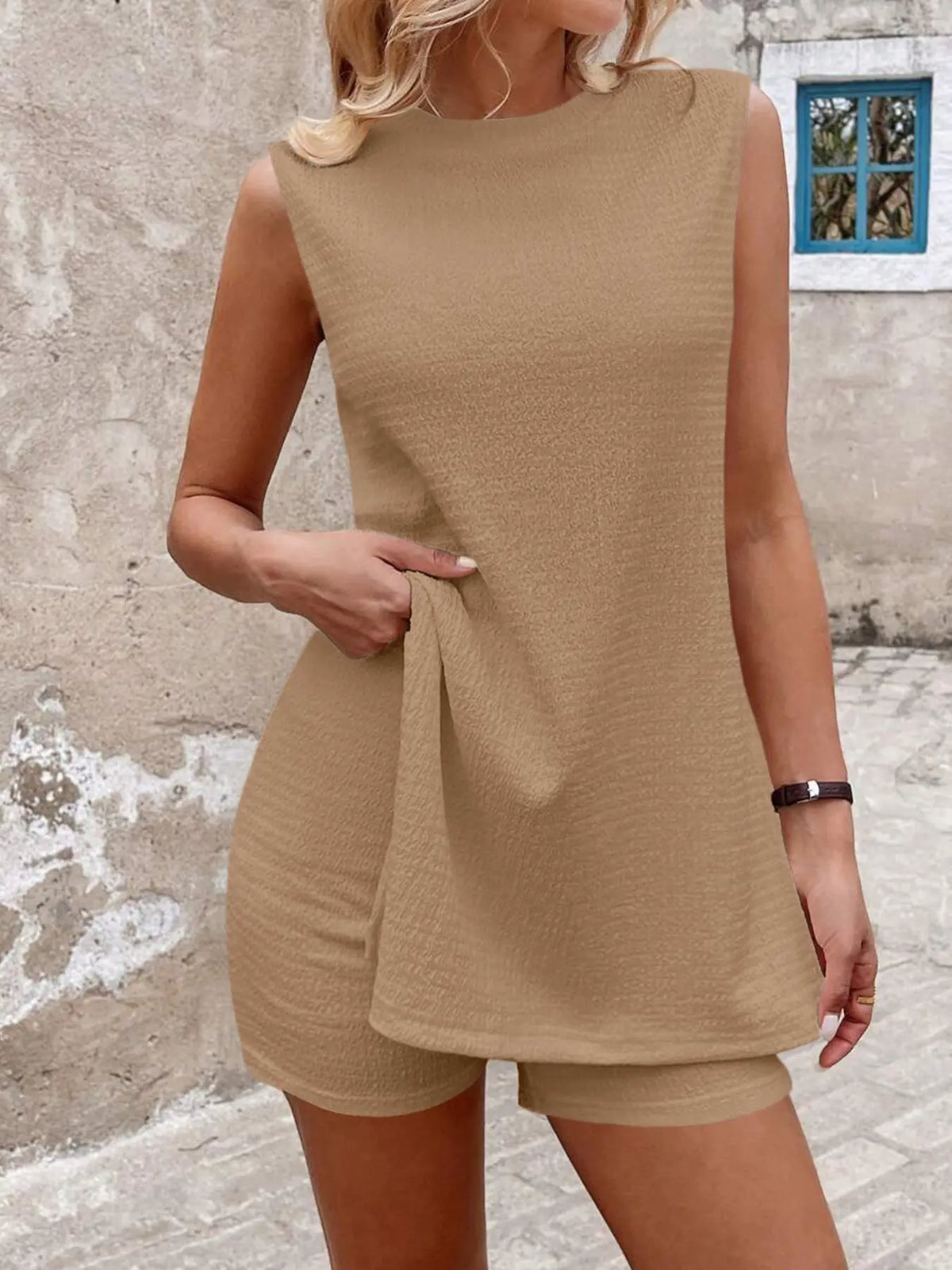 Women's 2026 Summer Casual Minimalist Outfit Matching Set, Stylish Round-Neck Sleeveless Top with Side Slits, Comfortable Long Top and Shorts Combo