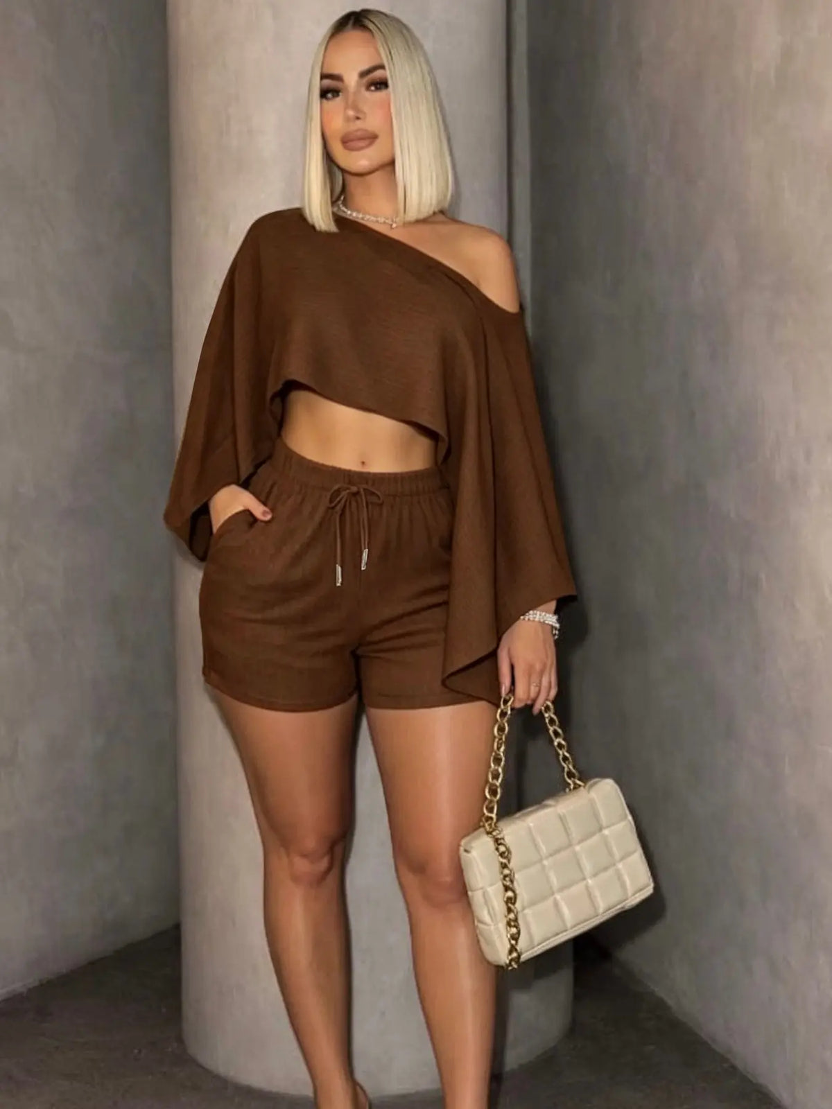 A 715 Women's Fashion Style Elegant Sexy Beach Vacation Set, Off-Shoulder Top, Elastic Waist Drawstring Shorts with Pockets, Two-Piece