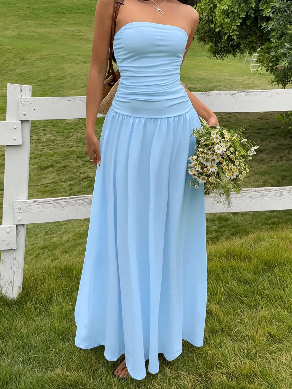 Women's Strapless Tube Maxi Dress, Ruched Waist, Flowy A-Line, Summer Casual Long Dress, Sleeveless, Loose-Fitting, Plain Pattern