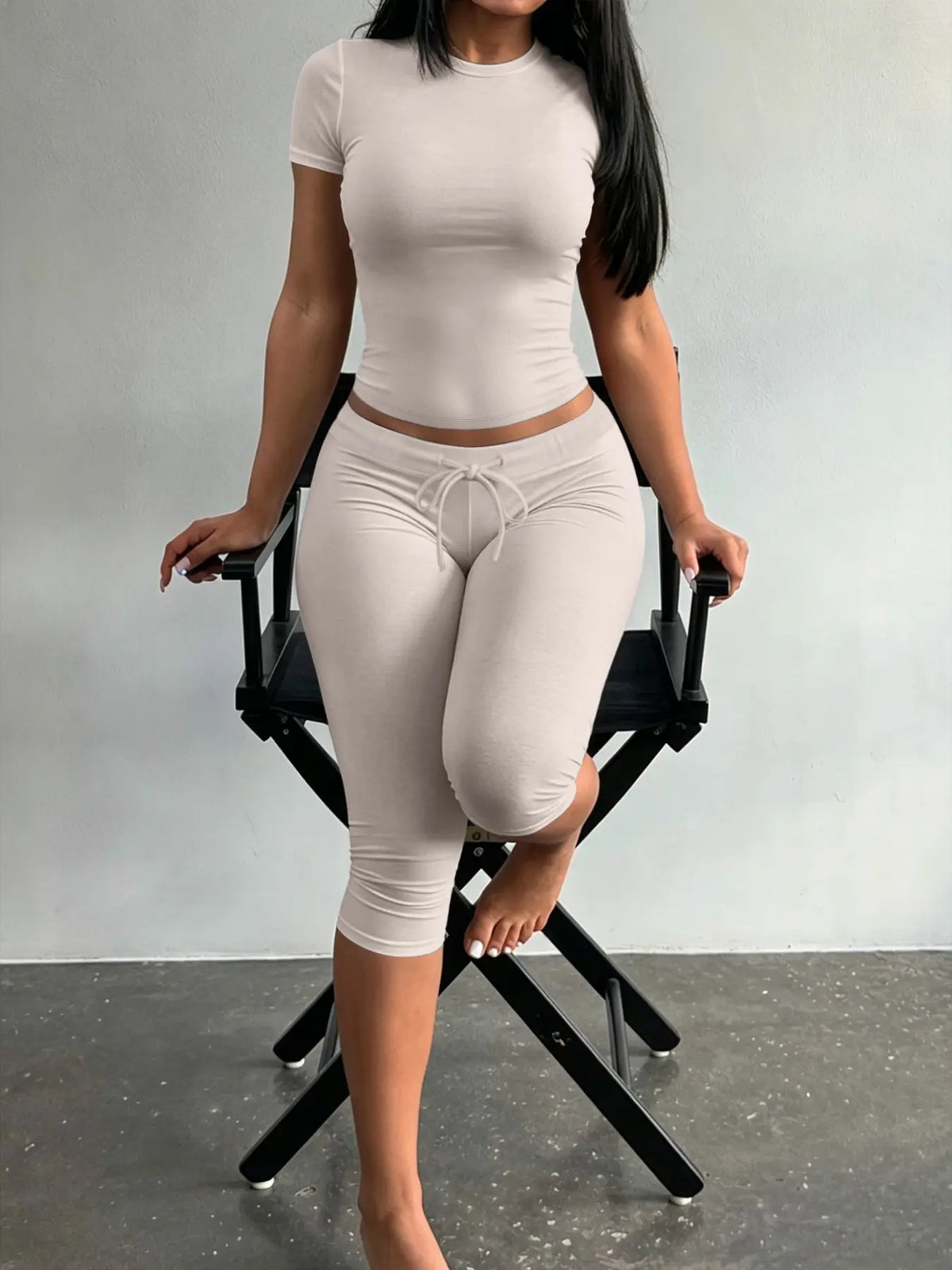 LW Home Women's Minimalist Solid Color Round Neck Short Sleeve T-Shirt and Adjustable Drawstring Cropped Pants Set, Summer Home Wear, Everyday