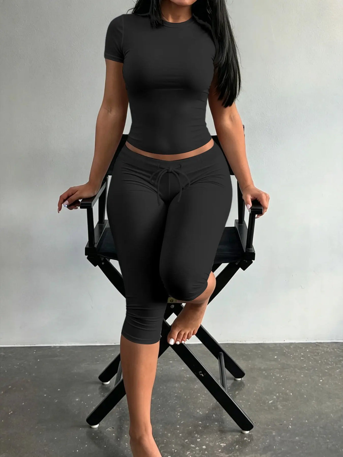 LW Home Women's Minimalist Solid Color Round Neck Short Sleeve T-Shirt and Adjustable Drawstring Cropped Pants Set, Summer Home Wear, Everyday