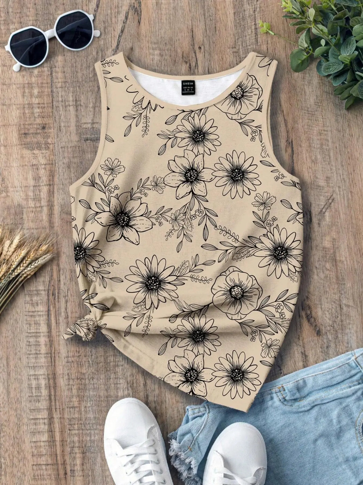 Summer Vacation Floral Print Sleeveless Round Neck Casual Top for Women, Slim-Fitting, All-over Print, Comfortable and Stylish, Boho Chic Sleeveless, Boho Casual Clothes