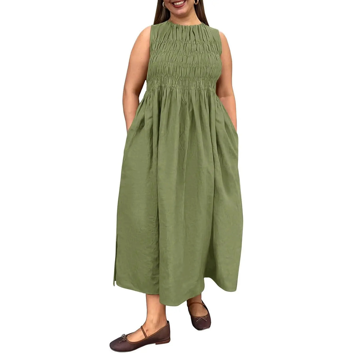【Plus Size】TANKANEO Women's Plus Size Breathable Sleeveless Crewneck Ruched Maxi Dress with Pockets, Lightweight Casual Dresses for Day Wear & Beach, Matches Flat Shoes & Cardigan