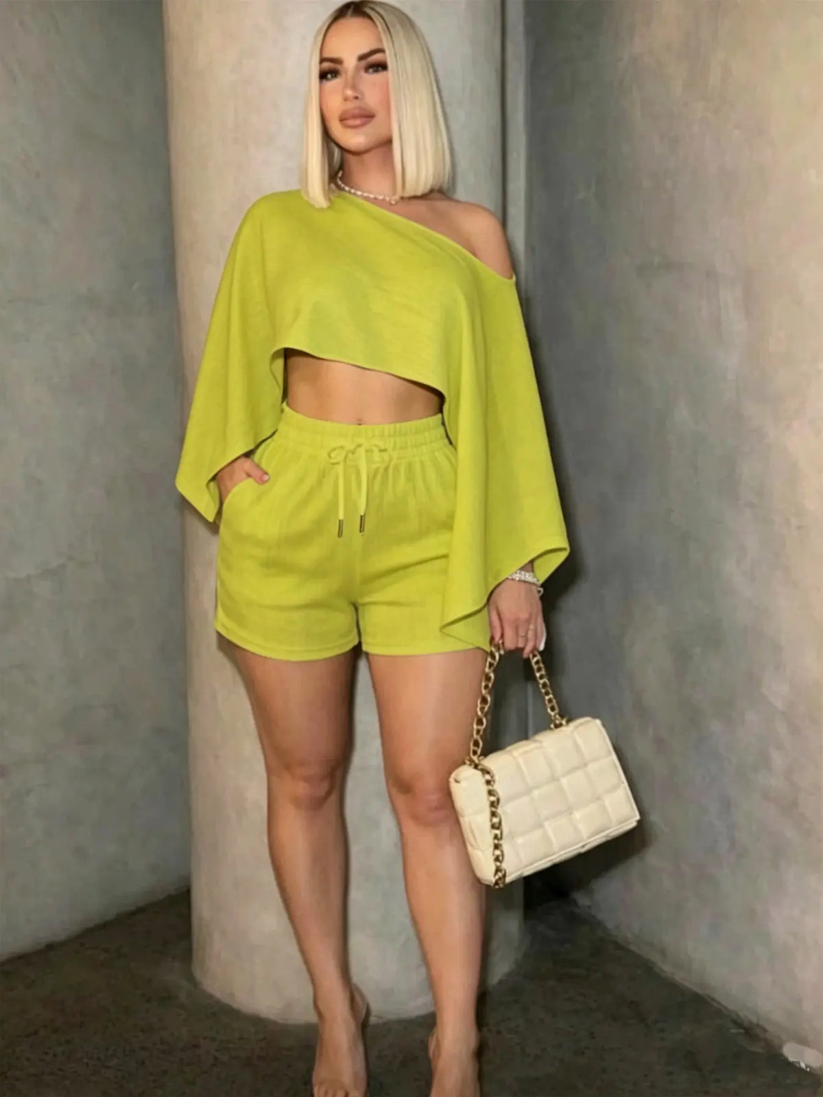 A 715 Women's Fashion Style Elegant Sexy Beach Vacation Set, Off-Shoulder Top, Elastic Waist Drawstring Shorts with Pockets, Two-Piece