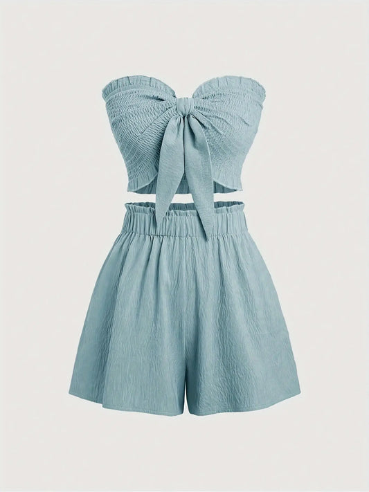 Women's Casual Two-Piece for Beach Dates, Romantic Cropped Top and Fitted Shorts, Relaxed Fit with Off-Shoulder Design, Woven, Clothes, Womenswear, Two Pieces Outfits