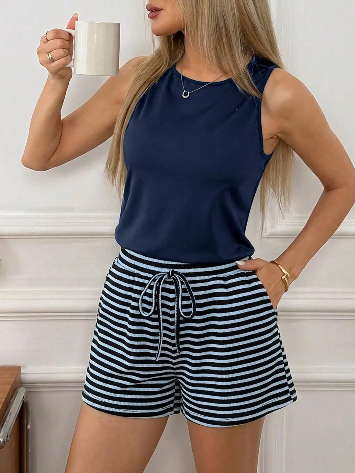 Summer Round-Neck Sleeveless Vest & Striped Shorts Beach Set, Casual Slim-Fit Matching Set