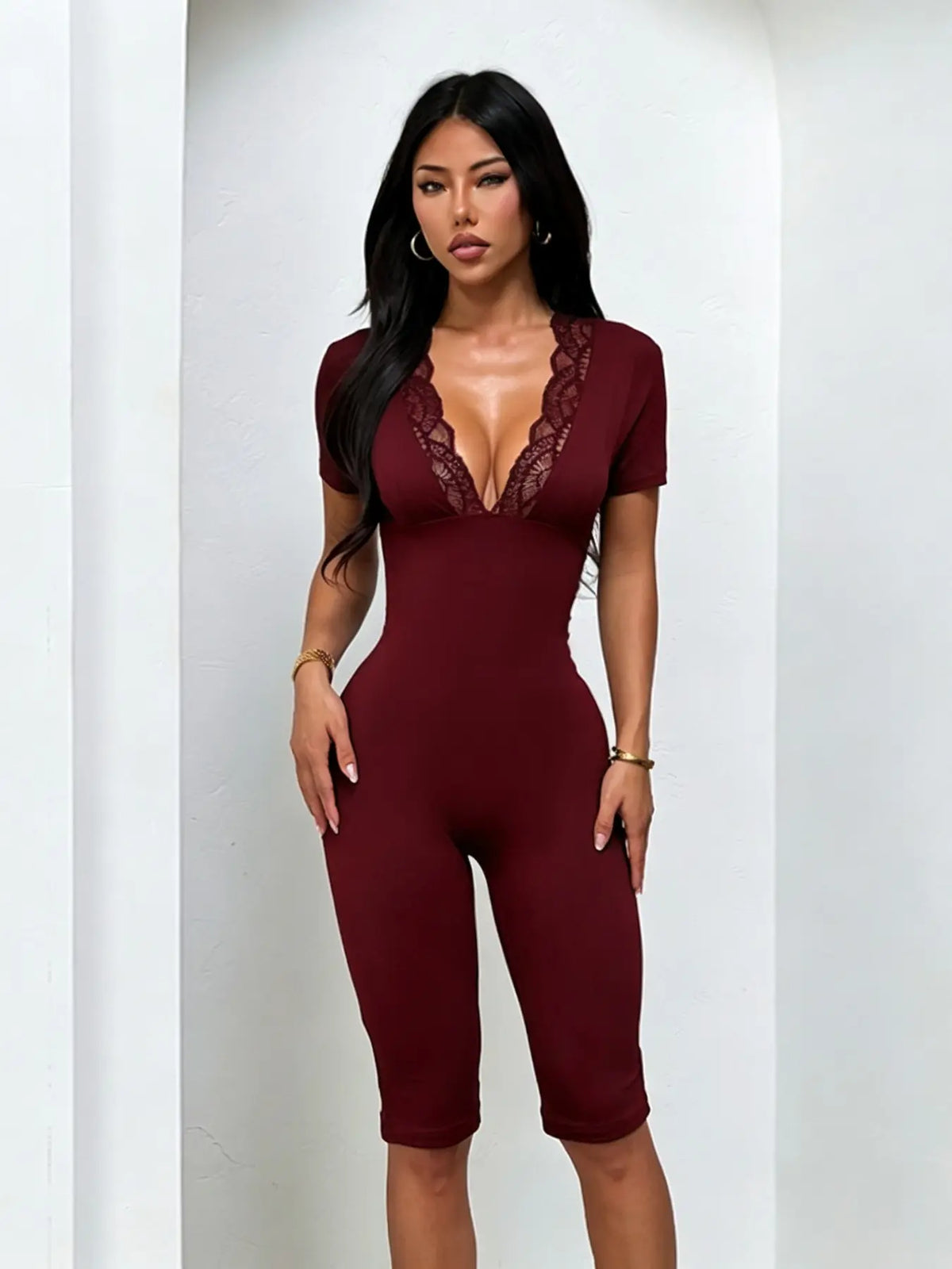 Lace V-Neck Romper, Elegant and Chic Design, Perfect for Special Occasions, Comfortable and Stylish, Ideal for Parties and Events, Fit