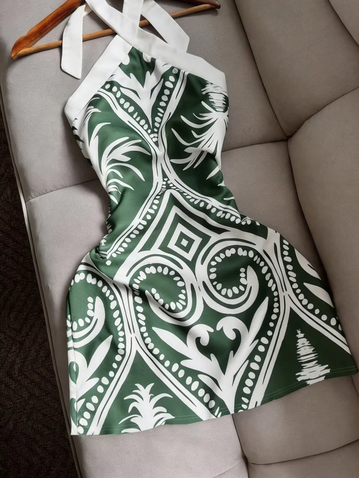 Green & White Geometric Print Halter Mini Dress, Golden Buckle Bodycon Dress for Women, Old Money Coastal Aesthetic, Casual Elegant Silky Satin Fabric Summer Dress for Vacation & Brunch, Night Out Clothes